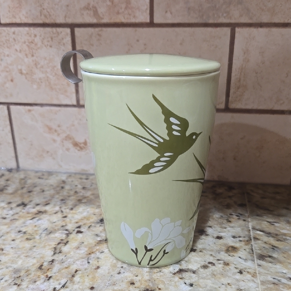 TEAFORTE Green Ceramic Mug with Bird Design
